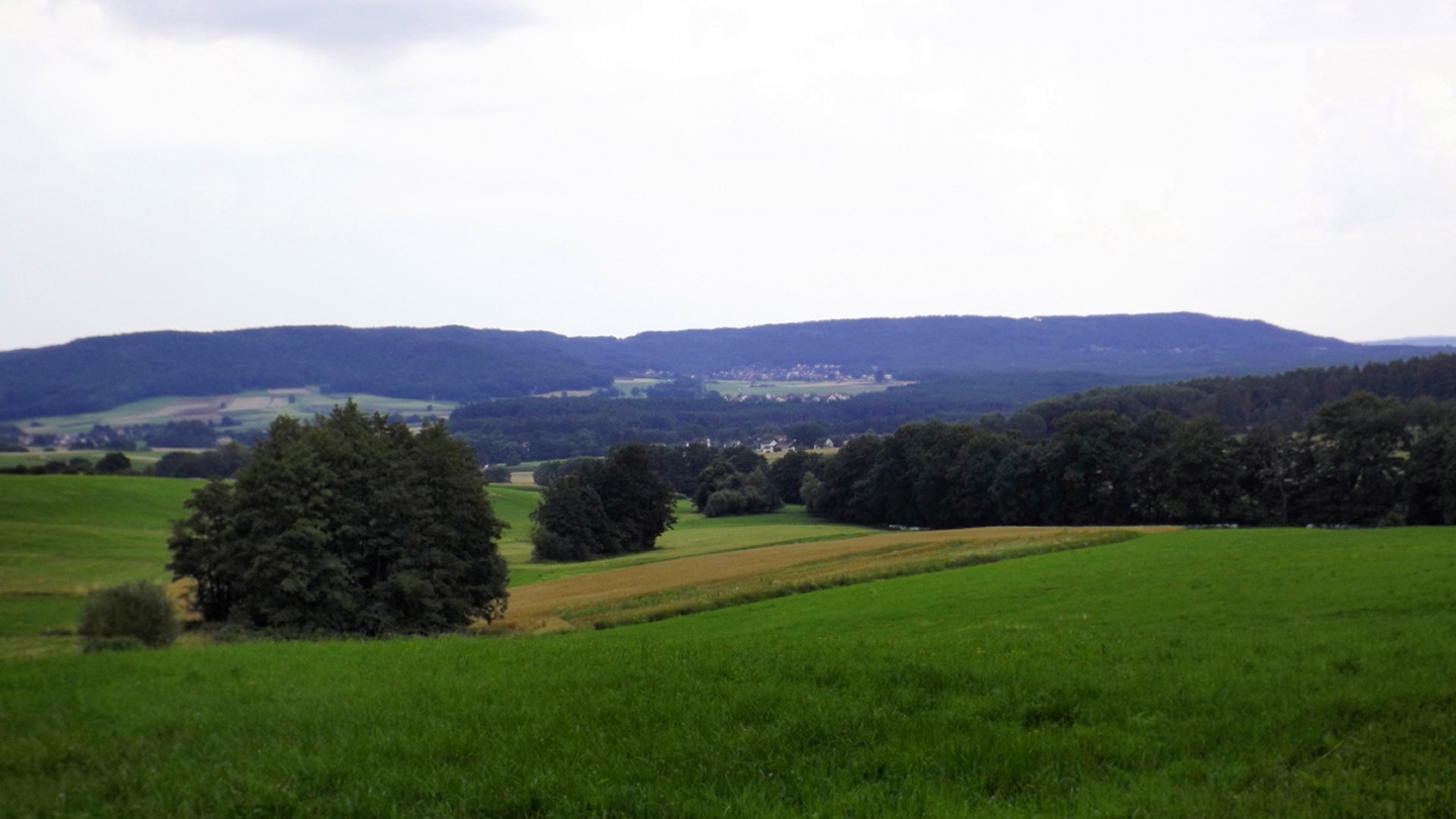 Weißenbrunn vor dem Ernhofener Berg