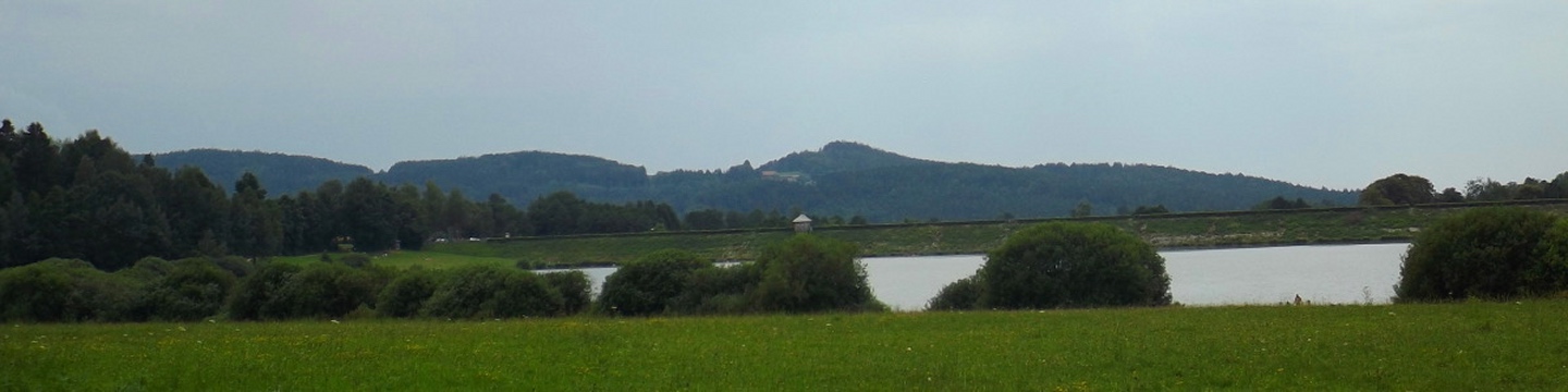 Staudamm mit Kleeberg